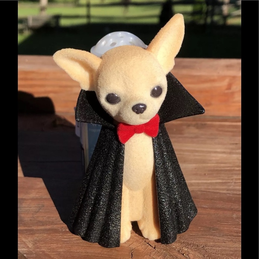 Bath and Body Works VAMPIRE Dracula Chihuahua PUP NIGHTLIGHT Wallflower Plug In - Picture 3 of 5